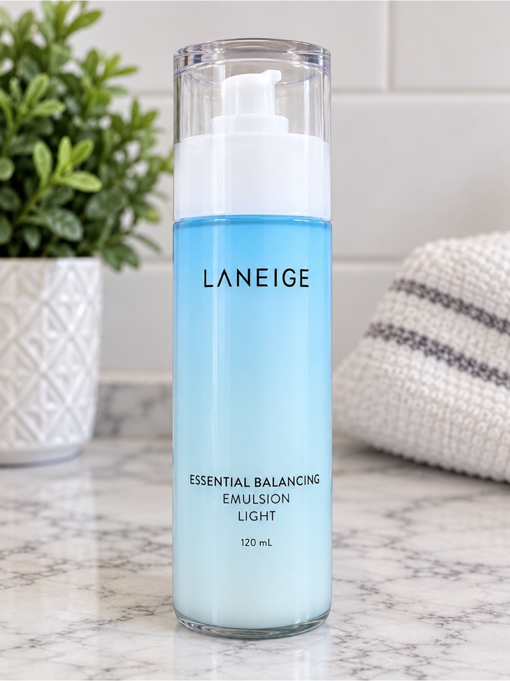 LANEIGE Essential Balancing Emulsion Light -